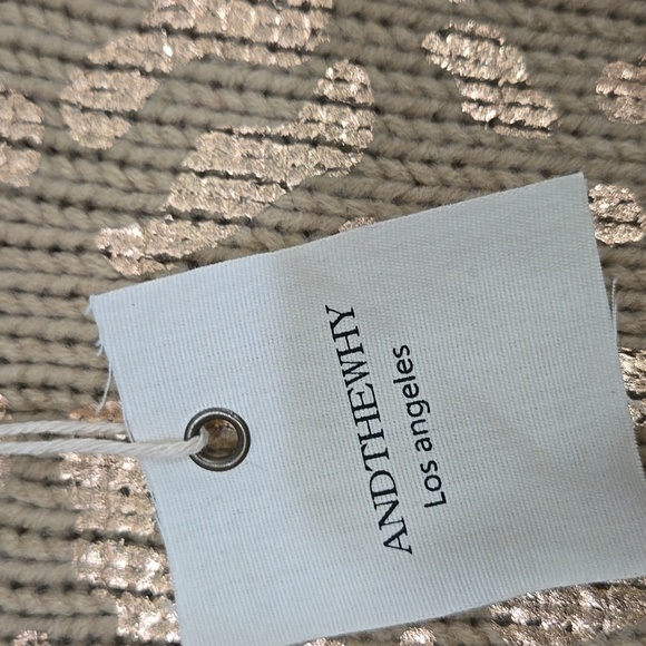 AndTheWhy Animal Print Women's Knit Sweater Size M/L NWT - Picture 2 of 7